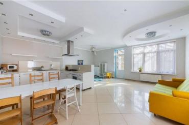 Таунхаус, 308 кв.м