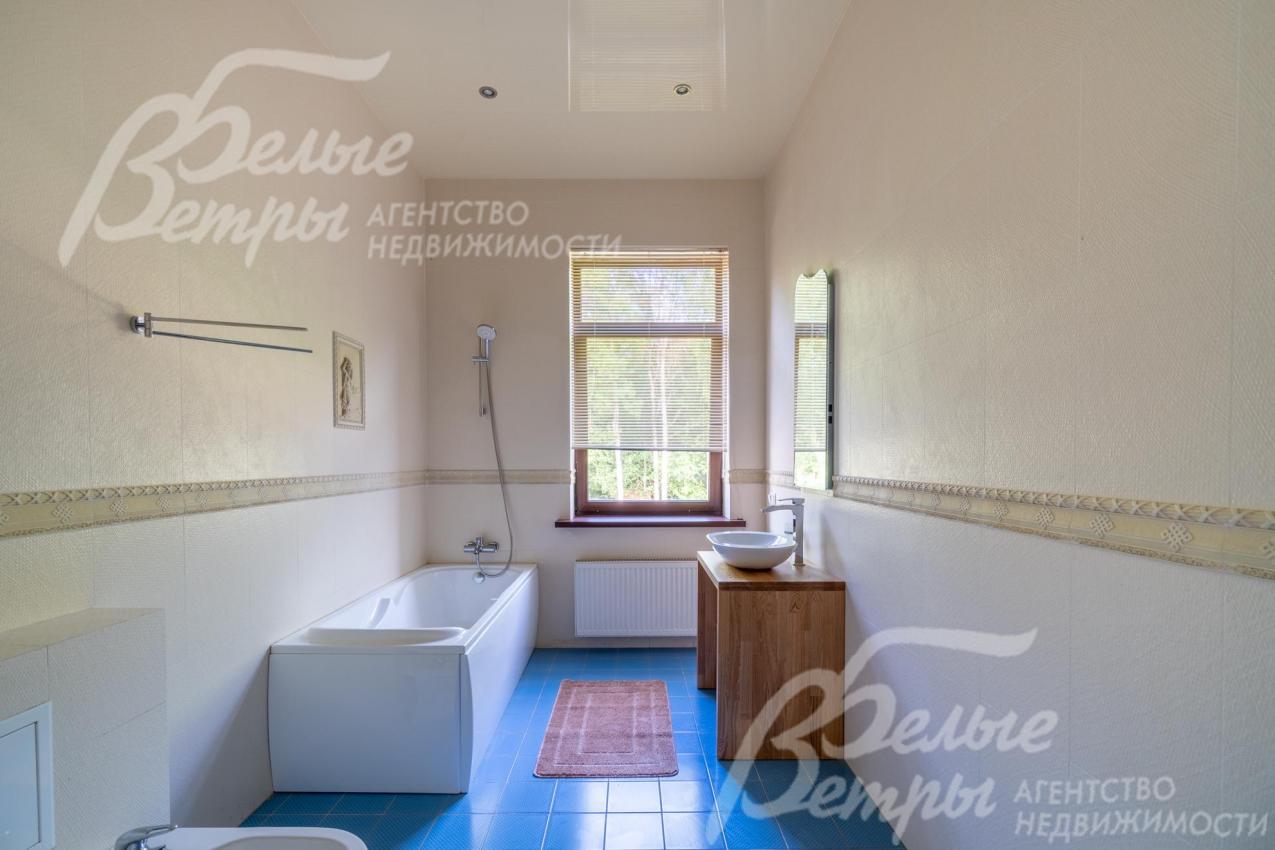 В санузлах – сантехника Grohe, современные модели ванной и сантехнических приборов 