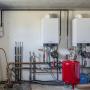 Котельная в гараже оборудованная котлами с подключенным газом