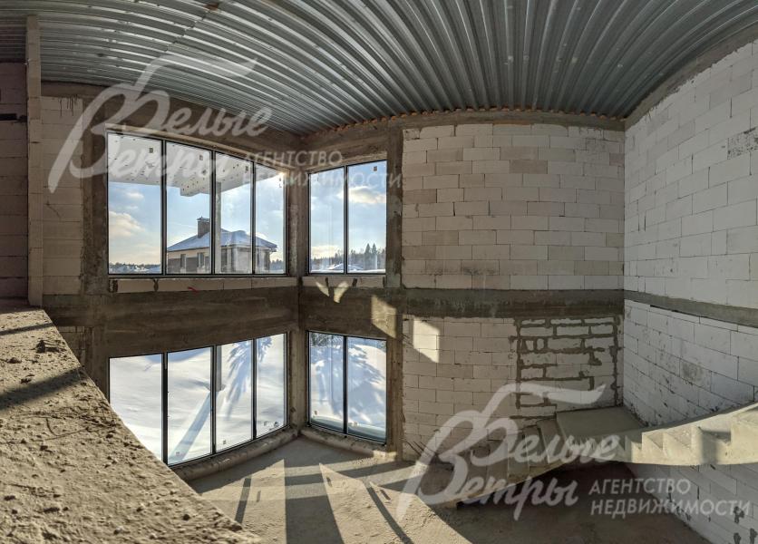 Обзорный вид с второго этажа на гостиную