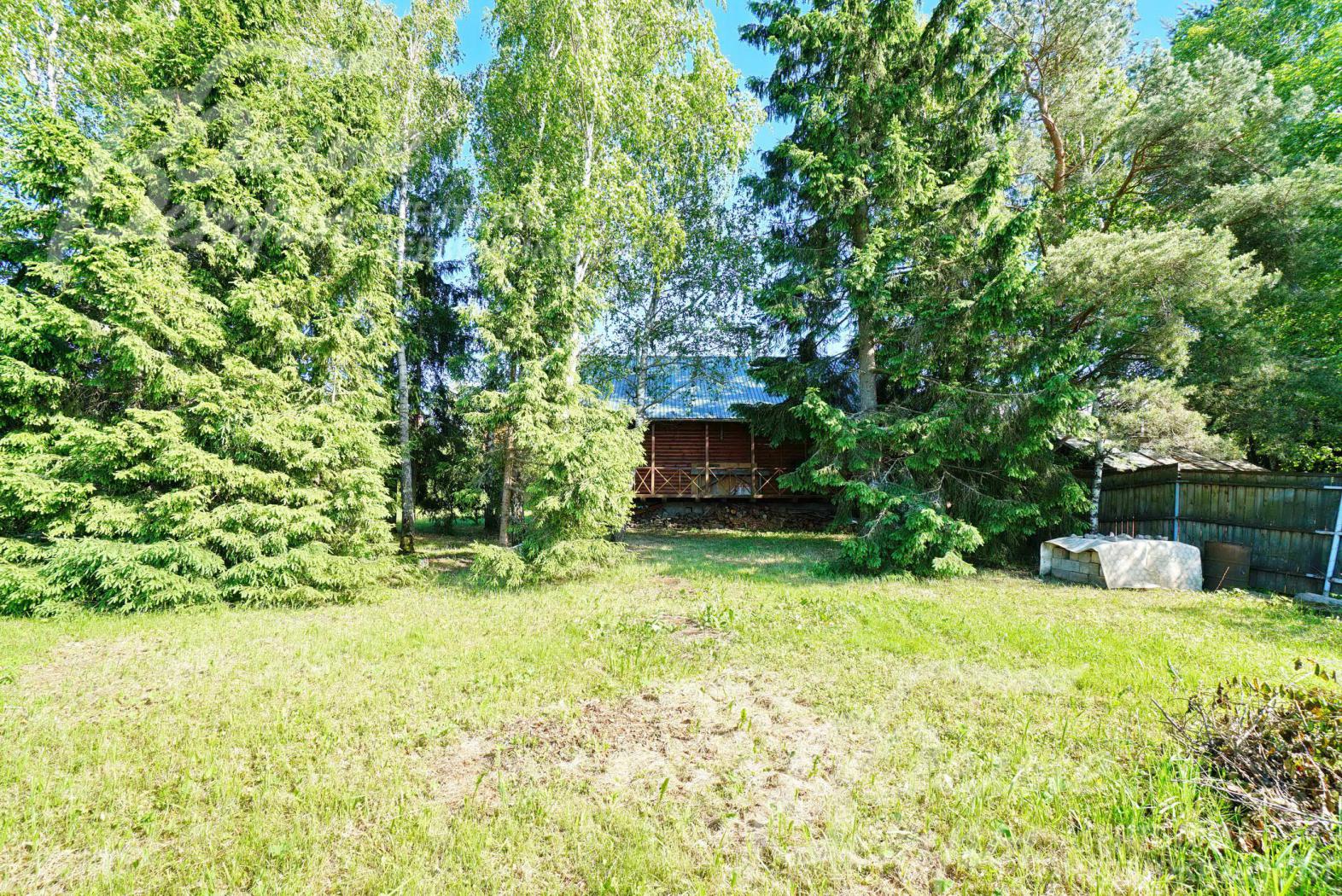 Вид на гостевой дом с баней со стороны озера