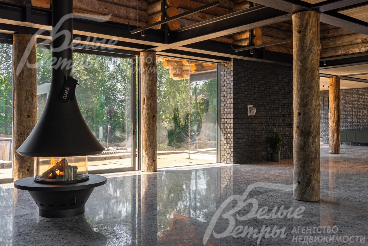 200 кв.м единое пространство кухня-столовая, гостиная, каминная зона