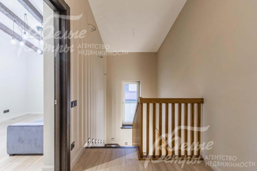 Холл второго этажа