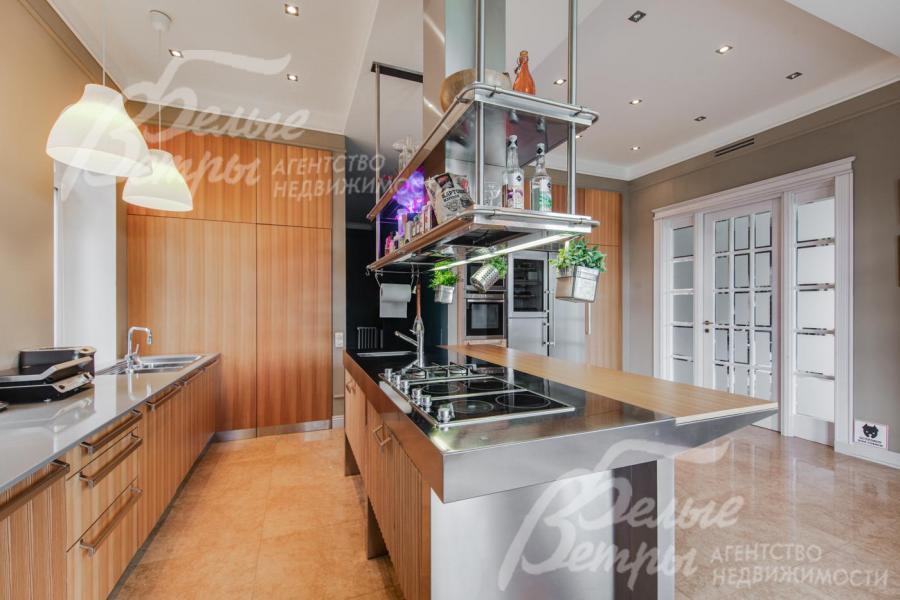 Кухня с островом