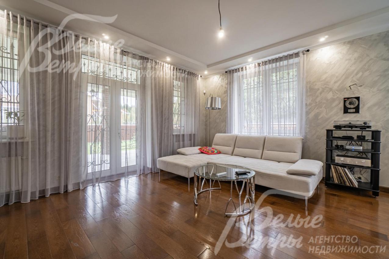 Гостиная с выходом на террасу