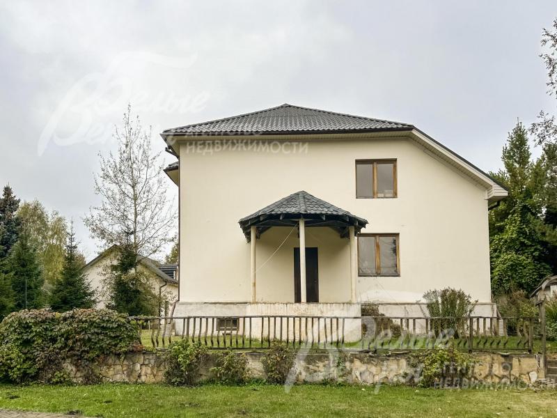 Облицовка стен дома: штукатурка, цоколь - дикий камень