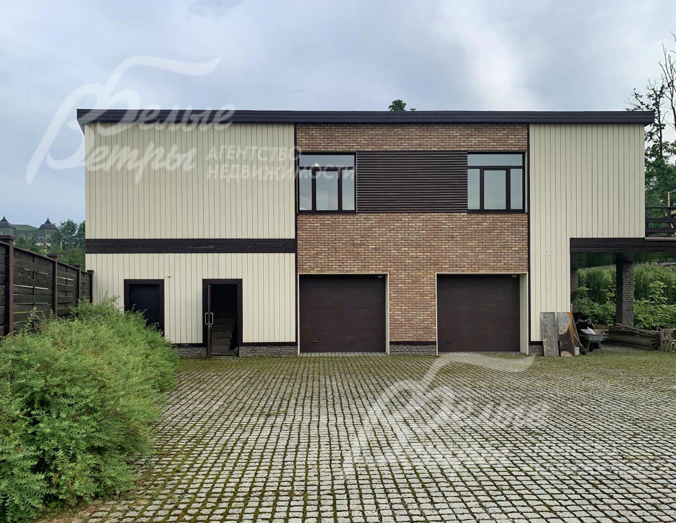 Гараж с квартирой для перосонала