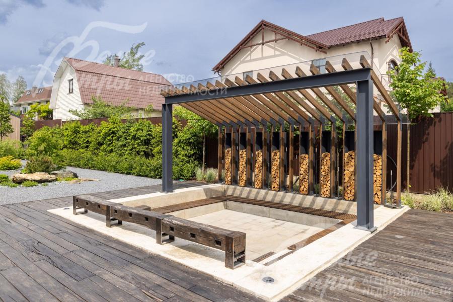 Беседка-барбекю - термодерево, светильники CENTRSVET LOCUS. 