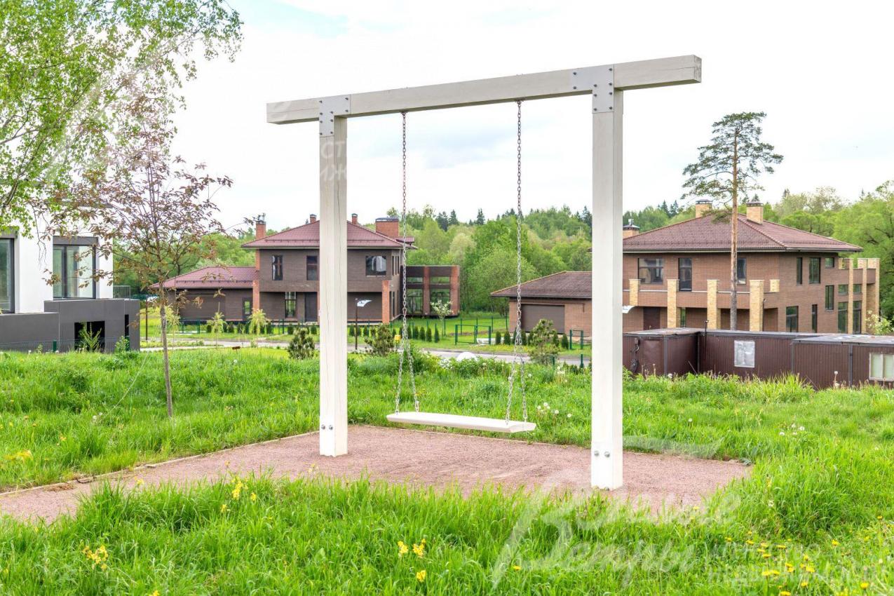 Одна из зон отдыха в поселке