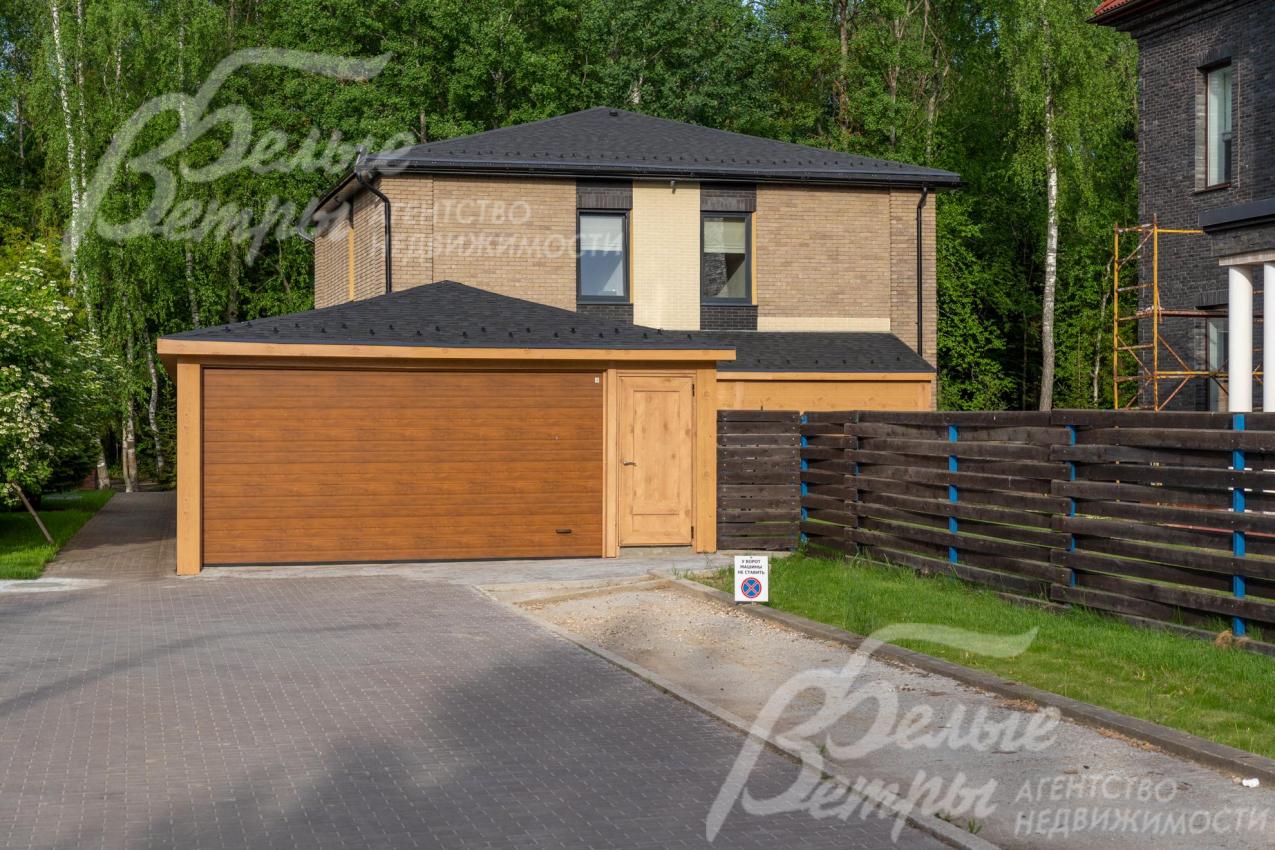 Дом - с большим крытым паркингом 120 кв.м