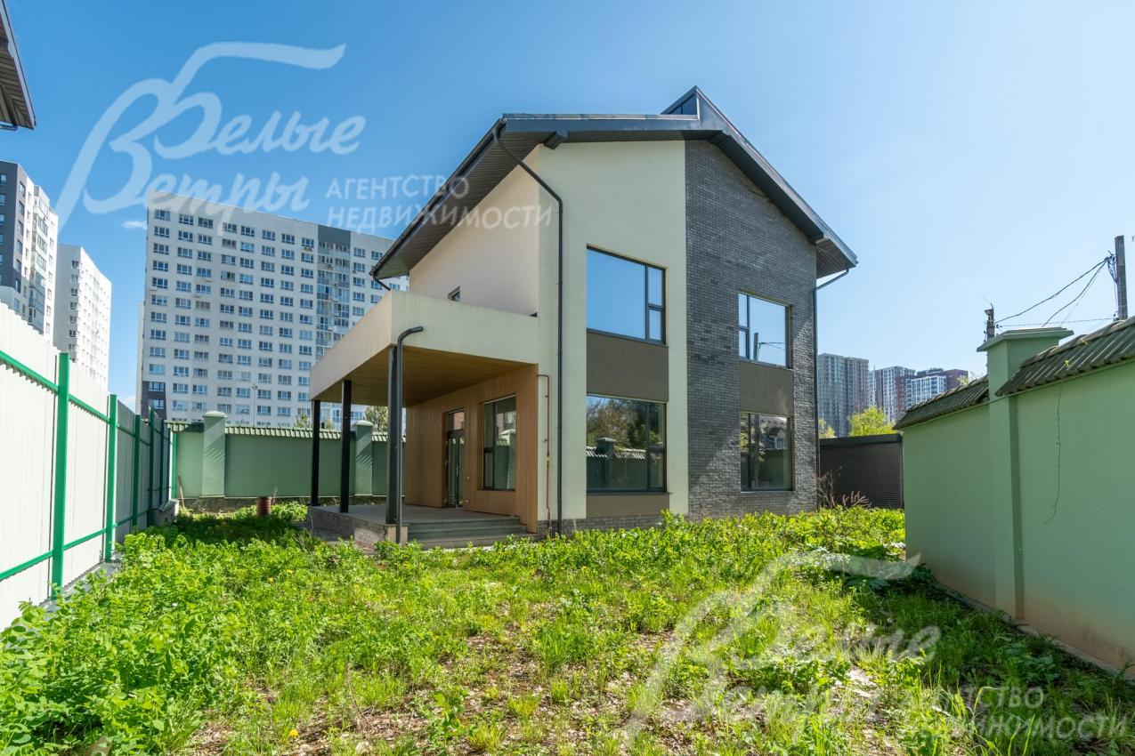 Дом 180 кв.м на участке 6 соток