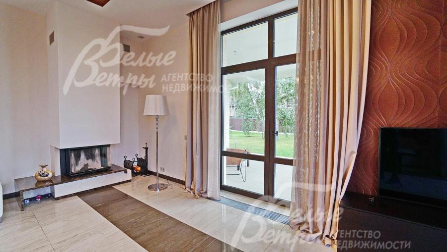 Гостиная с камином 41 кв.м 