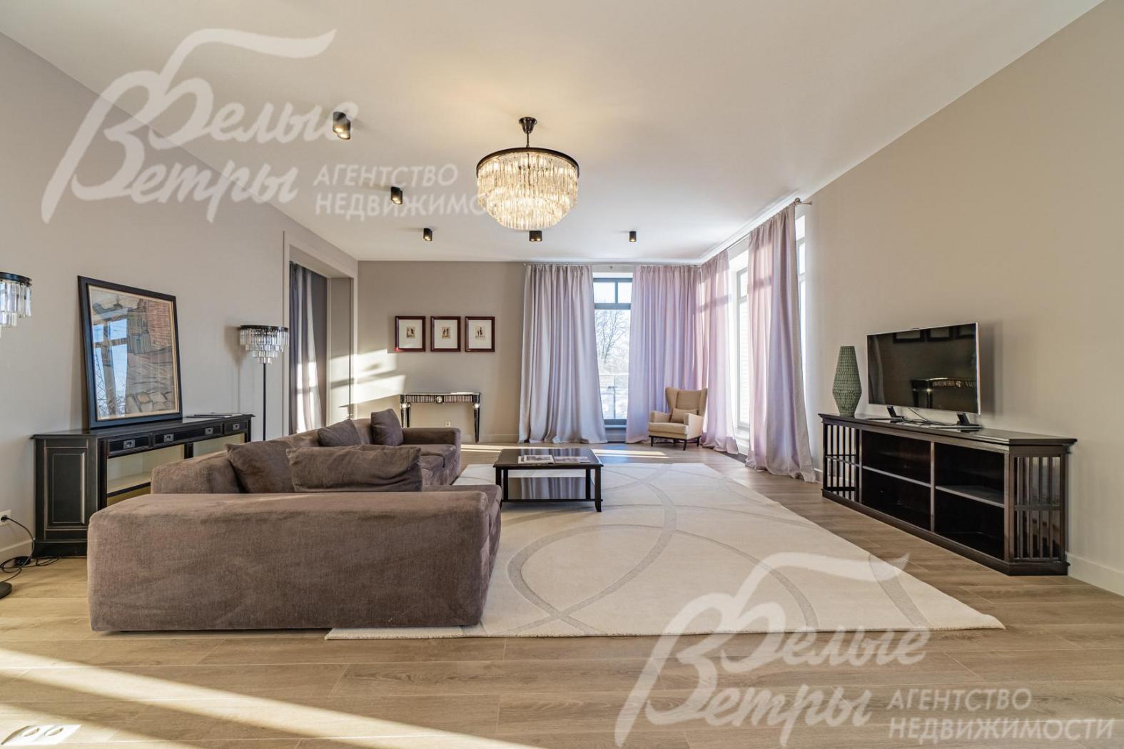 Дом полностью меблирован