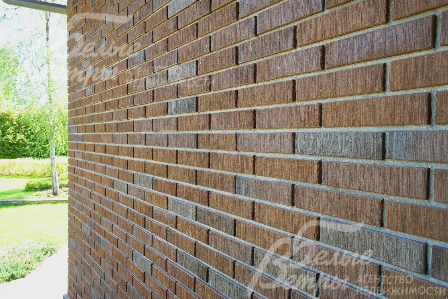 Облицован немецким клинкерным кирпичом