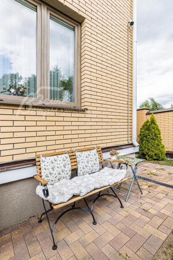 Фасад дома облицован Голицынским кирпичом