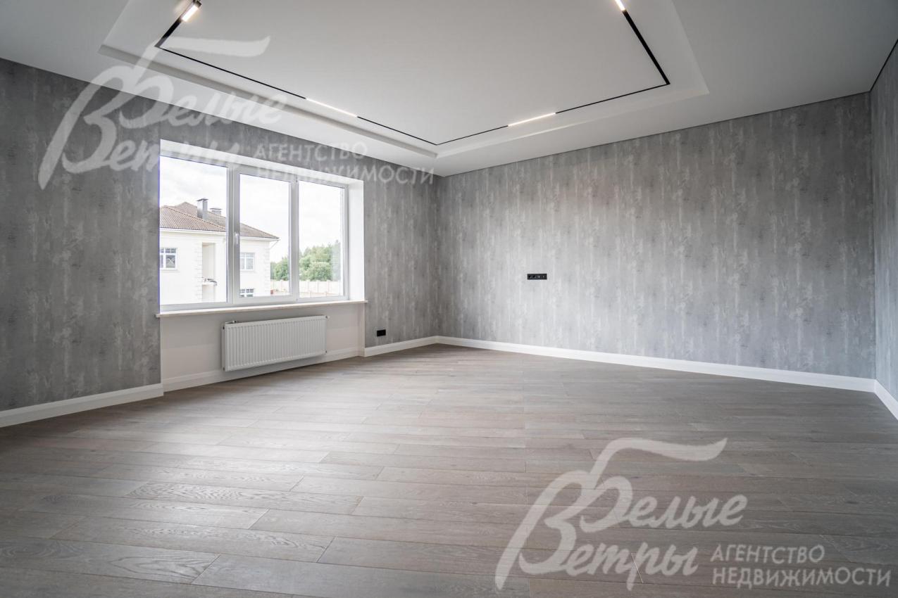 На стенах обои Liberty (Италия)