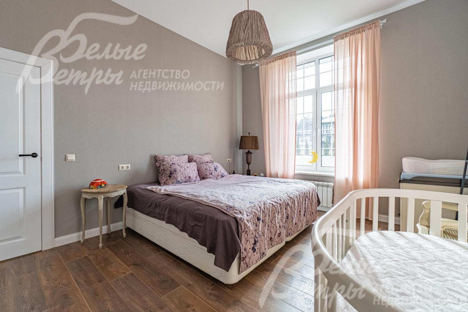 Главная спальня 18 кв.м с санузлом и гардеробной