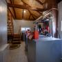 На первом этаже гаража есть котельная с отдельным входом. 2 газовых напольных котла Viessmann Vitogas.