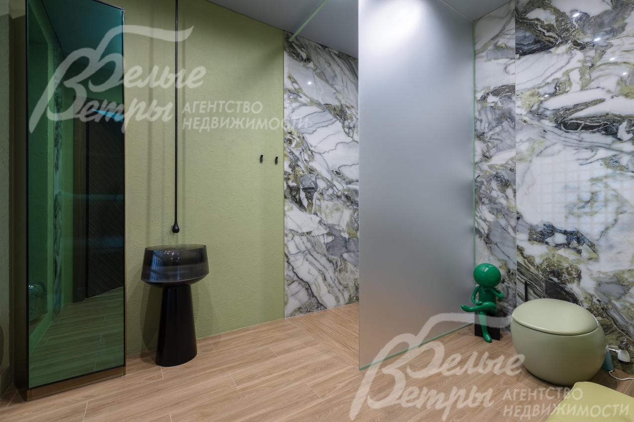 Во всех санузлах установлена стильная современная сантехника премиального класса, включая умные унитазы