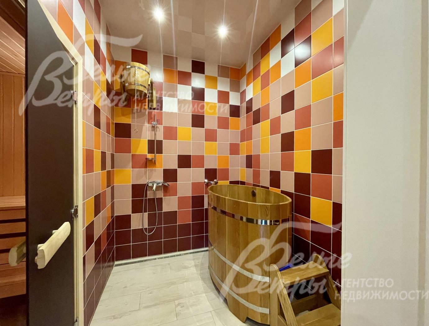 Купель в зоне сауны