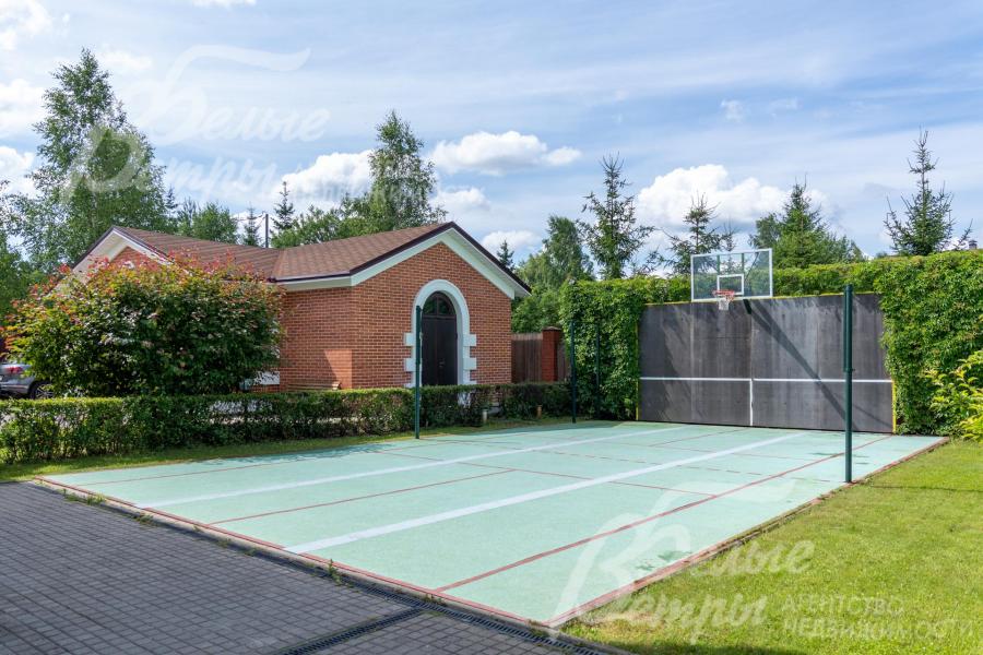 Спортивная площадка