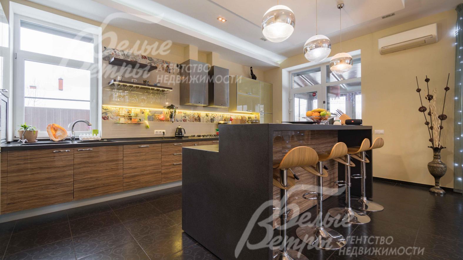 Кухня с островом