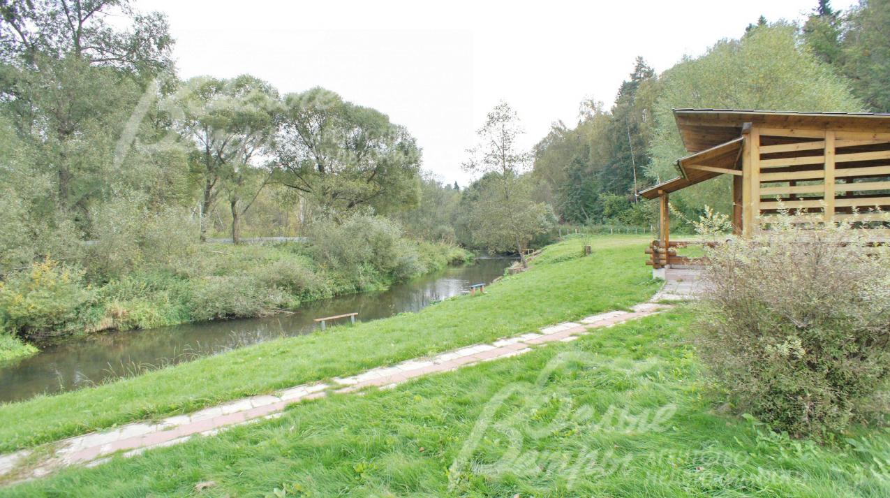 Зона отдыха у реки