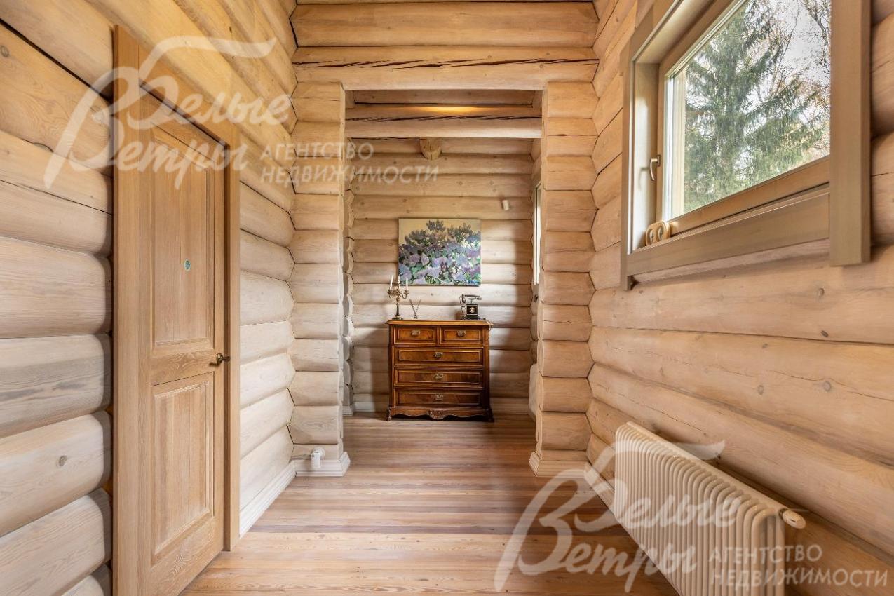 Холл 2-го этажа