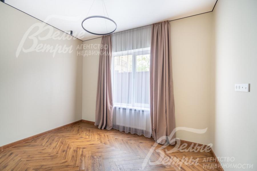 Спальня на втором этаже с полностью готовой отделкой