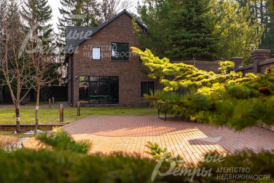 Участок 15 соток с ландшафтным дизайном и подсветкой