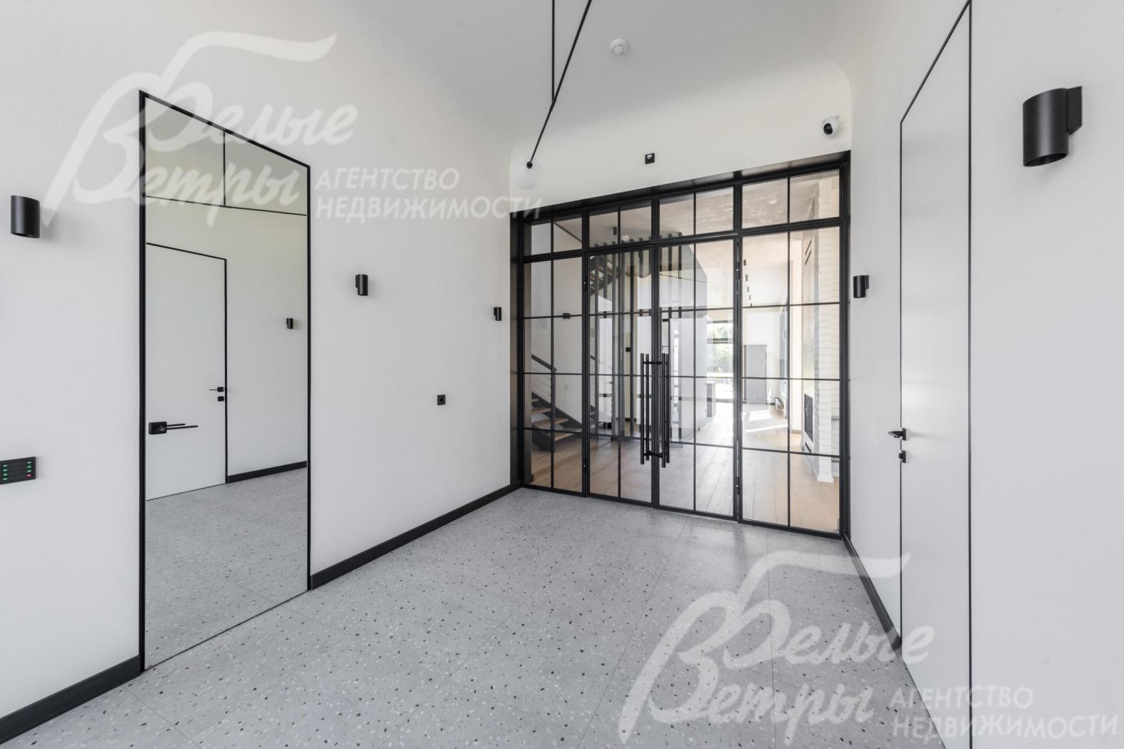 Холл 1го этажа