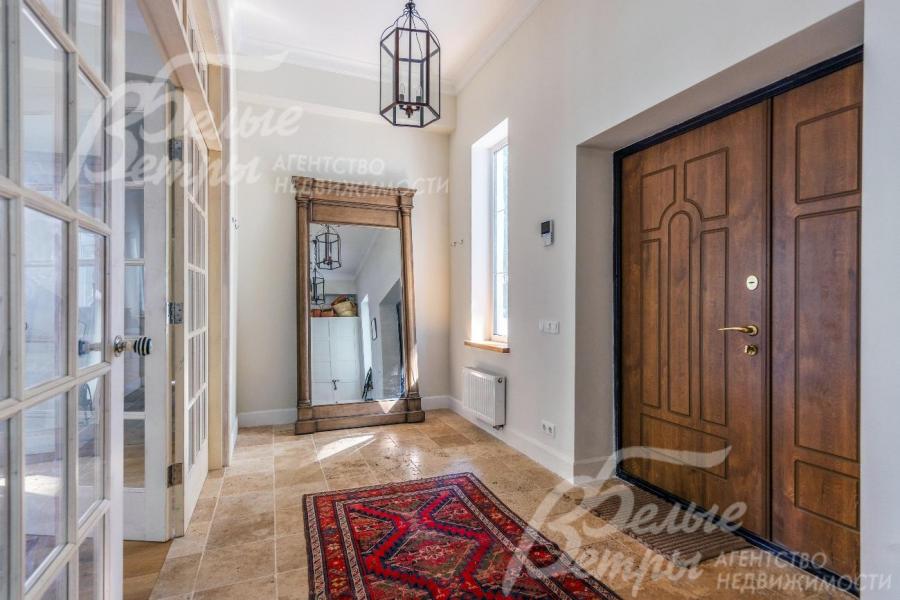 Холл-прихожая