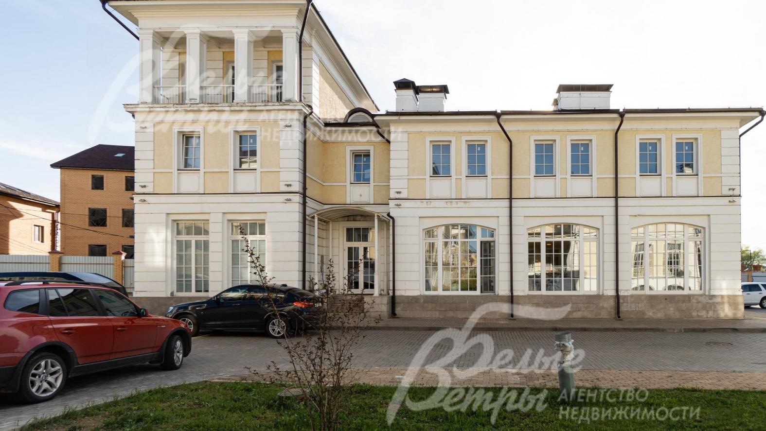 Общественный центр 850 кв.м с рестораном, парикмахерской, маникюрным кабинетом и офисами