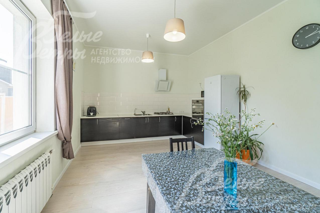 Установлен кухонный гарнитур с техникой