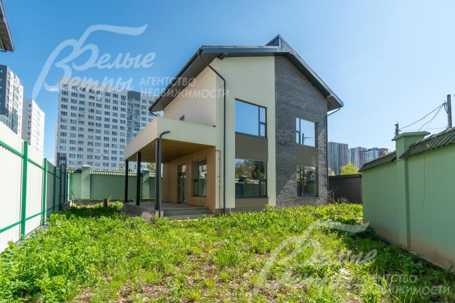 Дом 180 кв.м на участке 6 соток