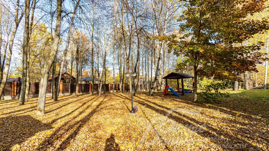 Участок со стороны новой части дома