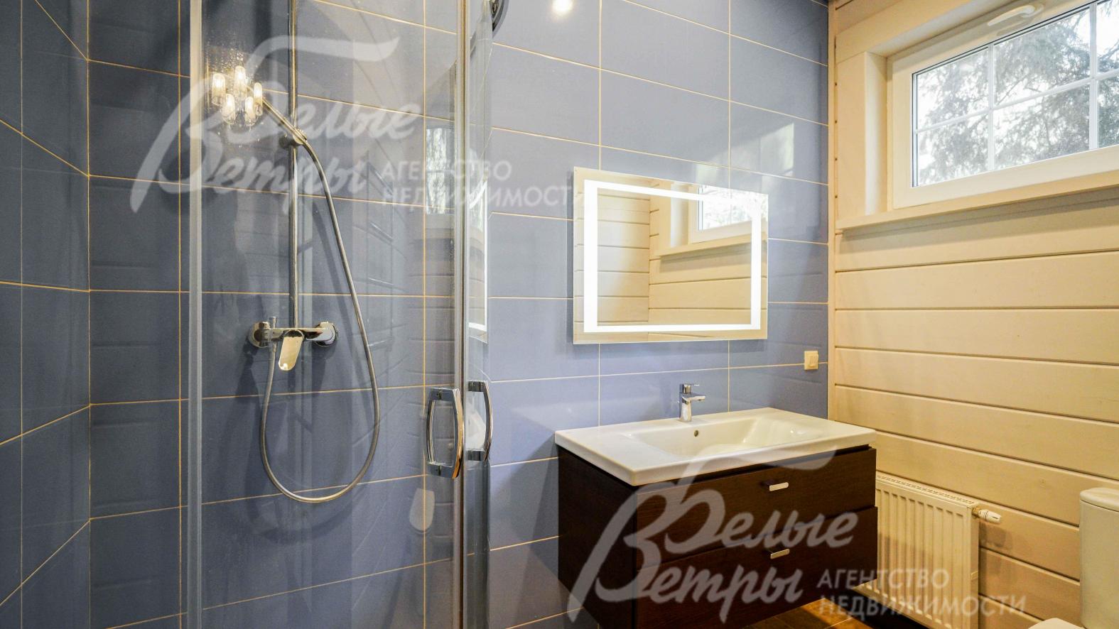 Санузел с душем в спальне