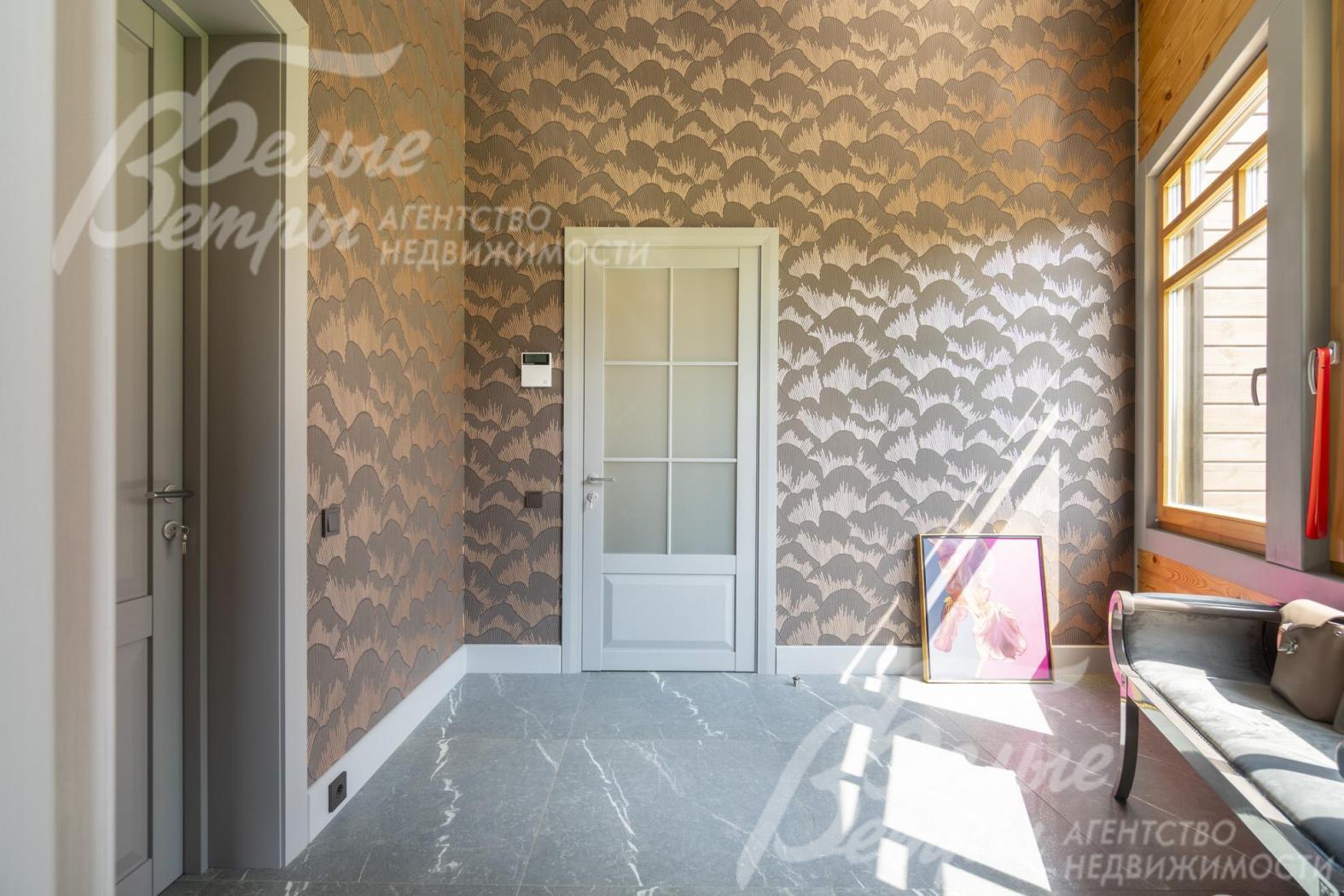 Светлая прихожая