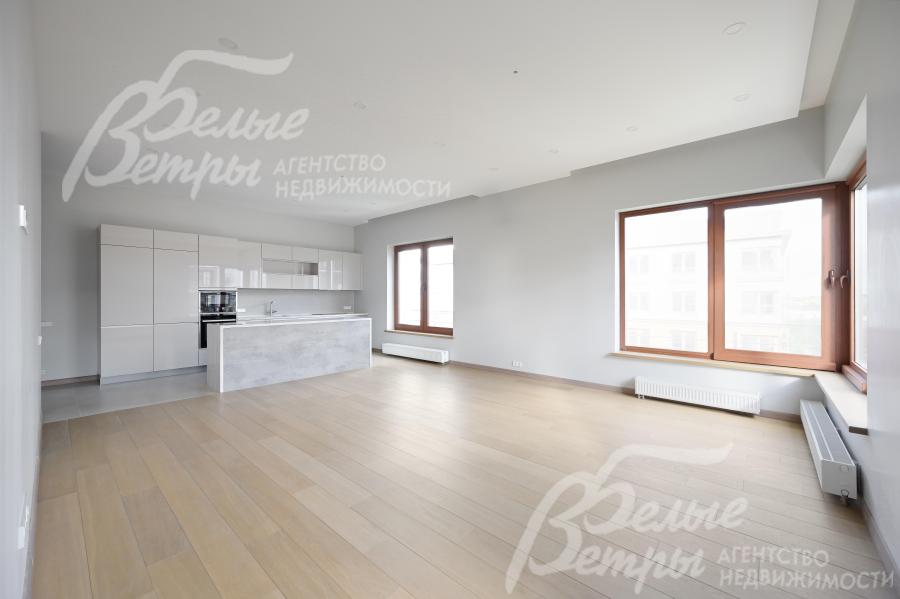 Установлена кухня со всей встроенной техникой