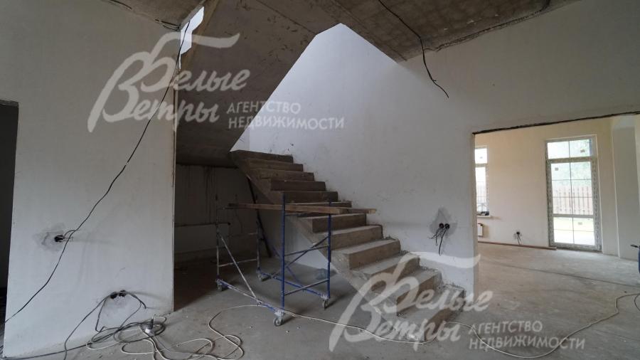 широкая ж/б монолитная лестница