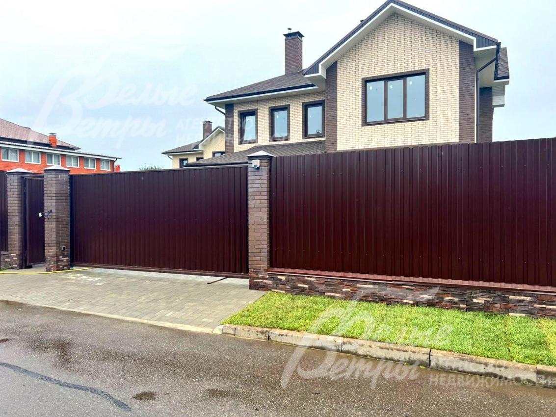 Установлены откатные автоматические ворота с отдельной калиткой