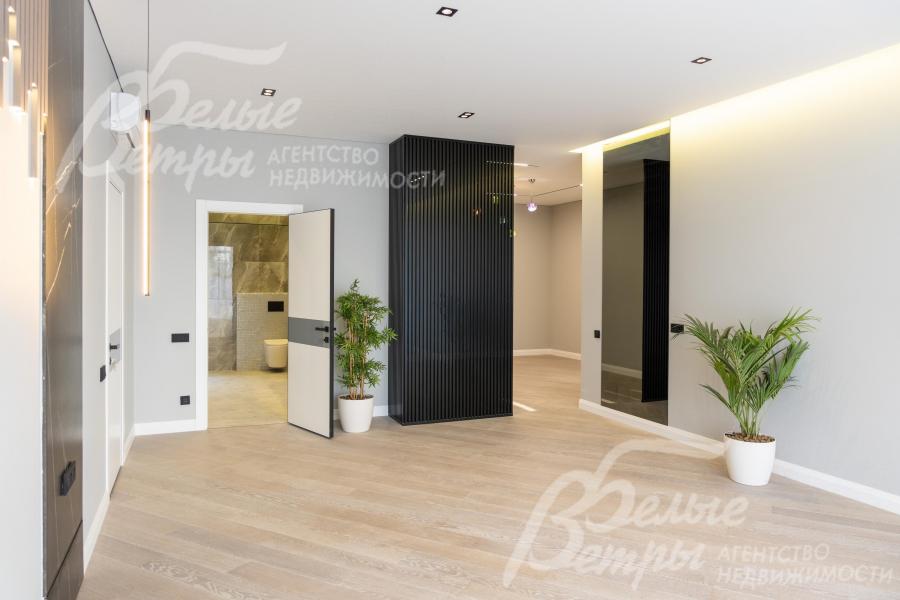 Отделка полов: 2 этаж - инженерная доска, дуб