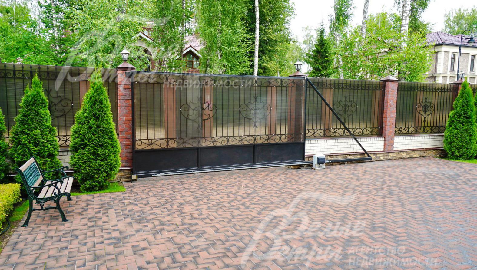 Большая парковка