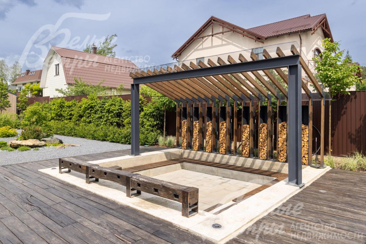 Беседка-барбекю - термодерево, светильники CENTRSVET LOCUS. 