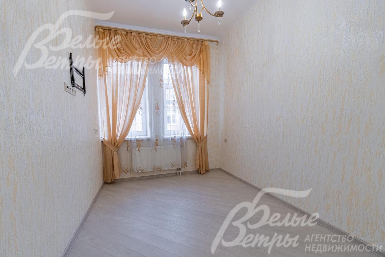 На полу ламинат 33 класса