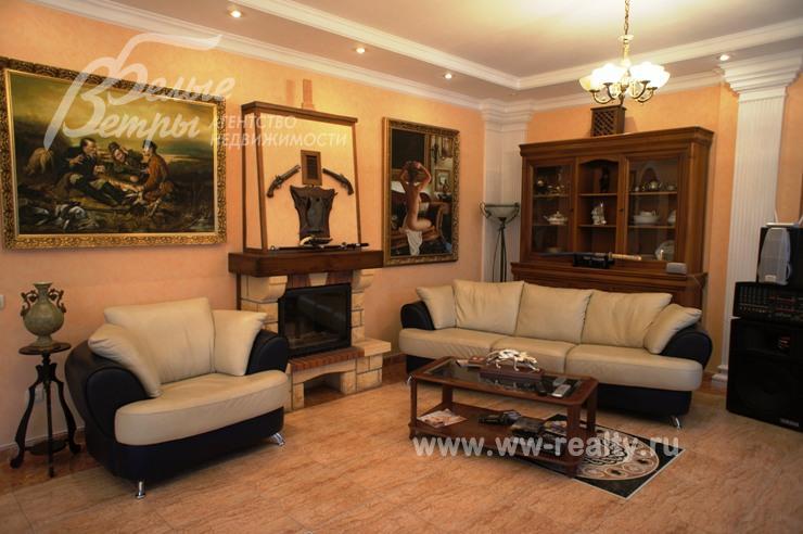 Гостиная с камином