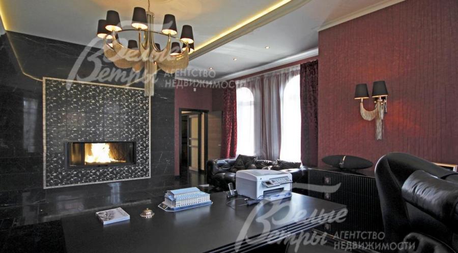 Кабинет с камином