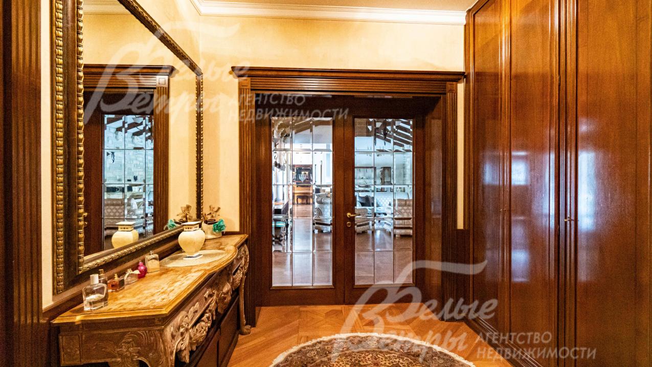 Вход в гостиную