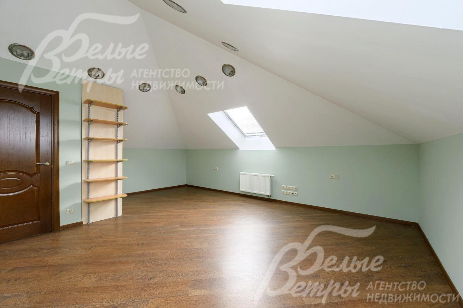 Спальня в квартире для персонала.