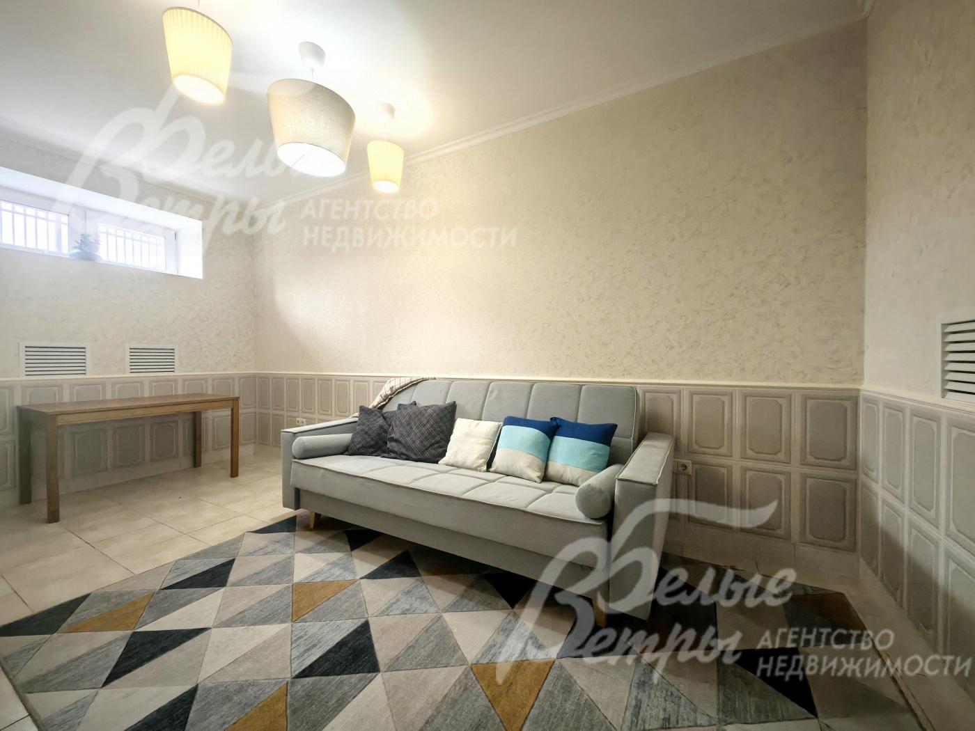 Спальня 18.4 кв.м в цоколе.